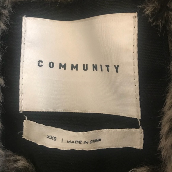 Aritzia parkas ( winter coat ) - Picture 6 of 7